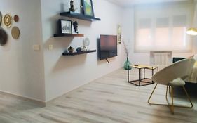 MEGANO, apartamento a estrenar en la ruta vinos. junto a estanciones.